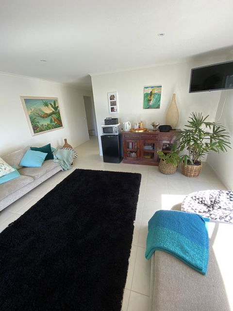 Surf Coast Haven - Holiday Byron Bay 1