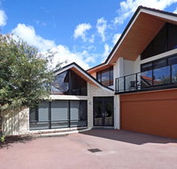 Swanriver Applecross Shortstays - Holiday Byron Bay