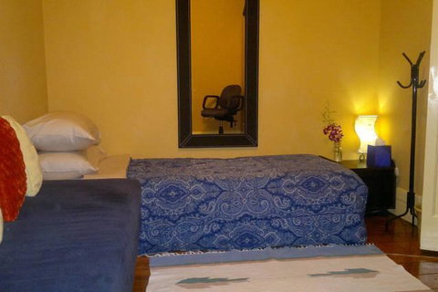 Sydney Airport Executive Homestay - Holiday Byron Bay 3