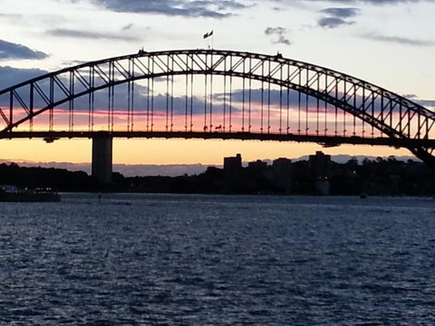 Sydney Airport Executive Homestay - Holiday Byron Bay 1