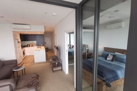 Sydney Olympic Park Luxury Apartment - Holiday Byron Bay 0
