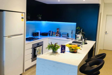 Sydney Olympic Park Luxury Apartment - Holiday Byron Bay 2