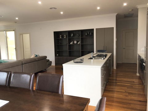 Taboga, 3 Bedroom, 3 Bathroom Villia - Holiday Byron Bay 3