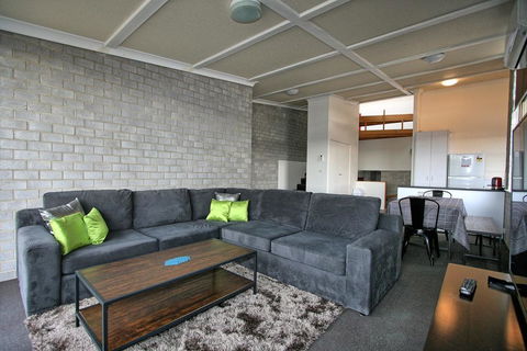 Tanderra 18/28 Park Road - Holiday Byron Bay 0