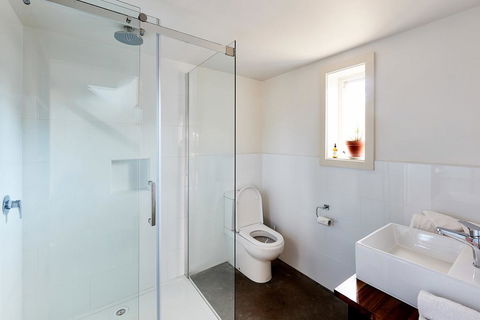 Tarndwarncoort - Farmer's Cottage - Holiday Byron Bay 2
