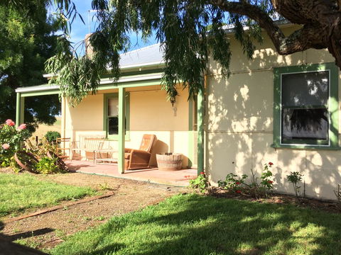 Tarndwarncoort - Farmer's Cottage - Holiday Byron Bay 0