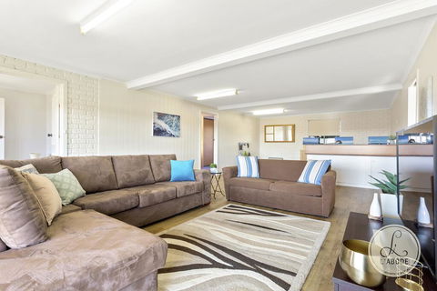 TASSIE SEASIDE SERENITY - L'Abode Accommodation - Holiday Byron Bay 3