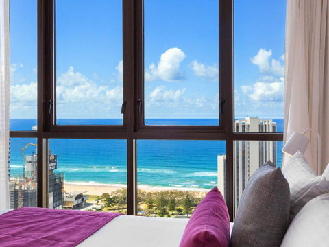 The Beach Broadbeach Private 2 Bedroom Ocean View - Holiday Byron Bay 3