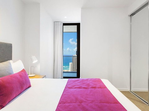 The Beach Broadbeach Private 2 Bedroom Ocean View - Holiday Byron Bay 2
