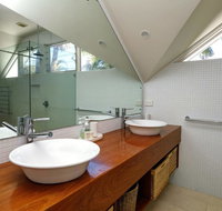 THE BEACH HOUSE - Holiday Byron Bay