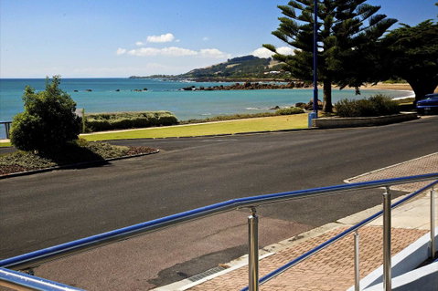 Penguin Beachfront Apartments - Holiday Byron Bay 2