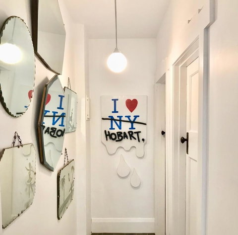Devine Stays - Rupert #1 NOHO Art Apartment - Holiday Byron Bay 3