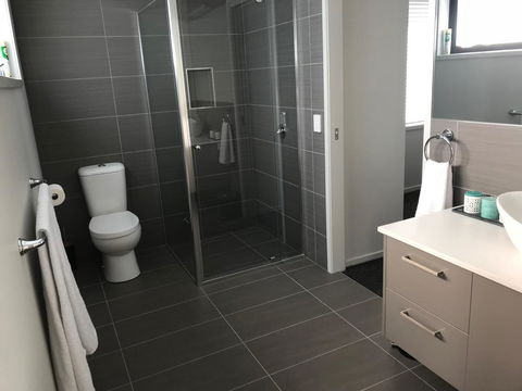 Self Contained Beach View Apartment - Holiday Byron Bay 10
