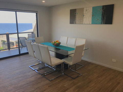 Self Contained Beach View Apartment - Holiday Byron Bay 3