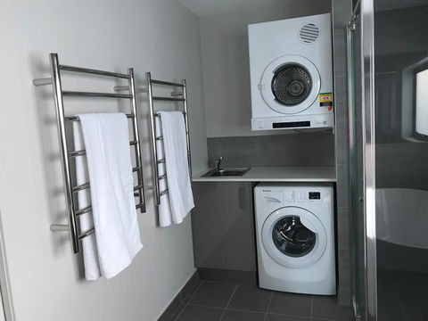Self Contained Beach View Apartment - Holiday Byron Bay 14