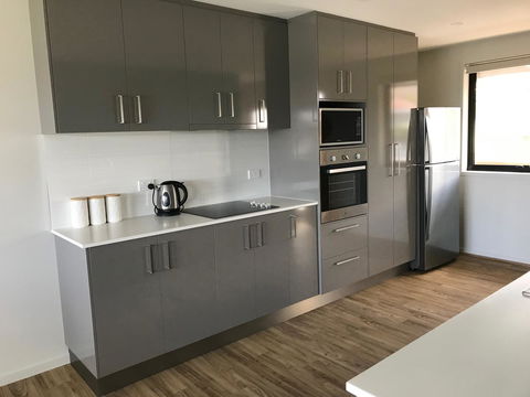 Self Contained Beach View Apartment - Holiday Byron Bay 7