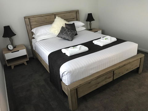 Self Contained Beach View Apartment - Holiday Byron Bay 8