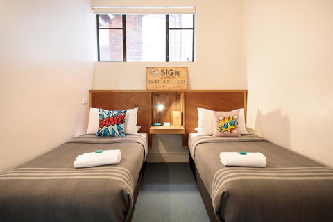 Alabama Hotel Hobart - Holiday Byron Bay 19