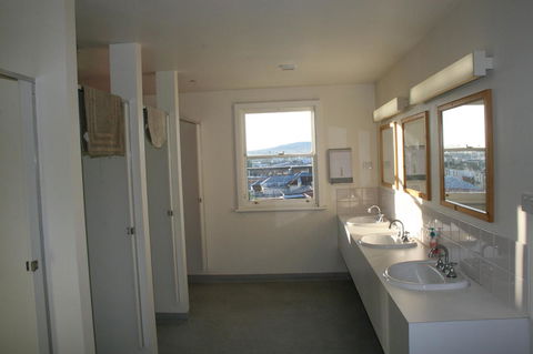 Arthouse Hostel - Holiday Byron Bay 15
