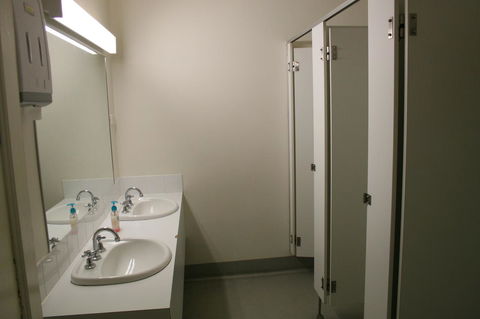 Arthouse Hostel - Holiday Byron Bay 11
