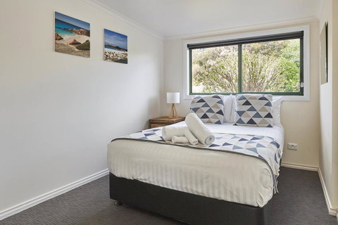 DOLPHIN LOOKOUT COTTAGE - Amazing Views Of The Bay Of Fires - Holiday Byron Bay 15