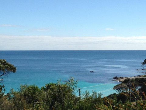 DOLPHIN LOOKOUT COTTAGE - Amazing Views Of The Bay Of Fires - Holiday Byron Bay 12