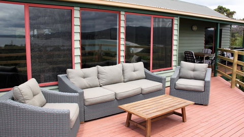 DOLPHIN LOOKOUT COTTAGE - Amazing Views Of The Bay Of Fires - Holiday Byron Bay 7