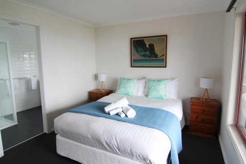 DOLPHIN LOOKOUT COTTAGE - Amazing Views Of The Bay Of Fires - Holiday Byron Bay 10
