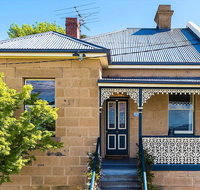 WEST NEST  Classic 3BR Hobart Terrace BEST Location View Close to City - Holiday Byron Bay