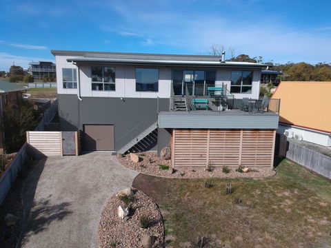 GRANITE BEACH HOUSE @ Bay Of Fires - Holiday Byron Bay 1