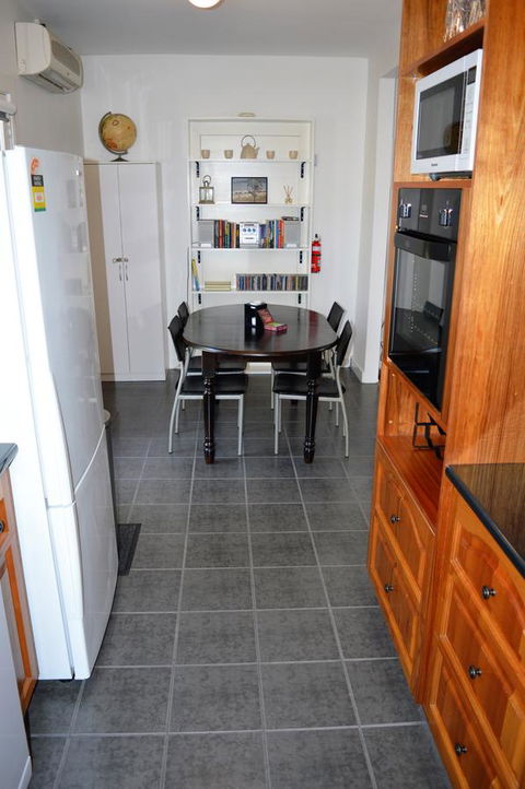 Lyttleton Cottage - Holiday Byron Bay 17