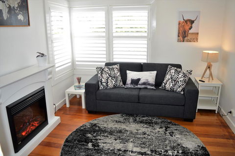 Lyttleton Cottage - Holiday Byron Bay 0