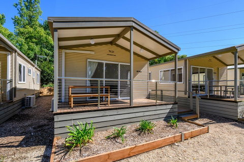 Bright Riverside Holiday Park - Holiday Byron Bay 0
