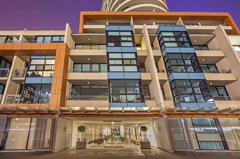 Melbourne Holiday Apartments Flinders Wharf - Holiday Byron Bay 0