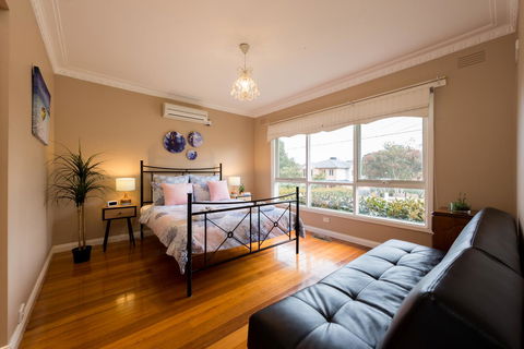 Lovely 5BR Full House In Glen Waverley, Walk To Train, Bus & Shops - Holiday Byron Bay 5