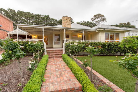 Lovely 5BR Full House In Glen Waverley, Walk To Train, Bus & Shops - Holiday Byron Bay 16