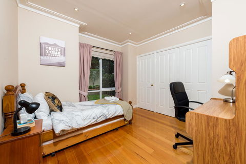 Lovely 5BR Full House In Glen Waverley, Walk To Train, Bus & Shops - Holiday Byron Bay 9
