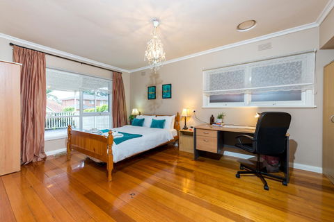 Lovely 5BR Full House In Glen Waverley, Walk To Train, Bus & Shops - Holiday Byron Bay 10