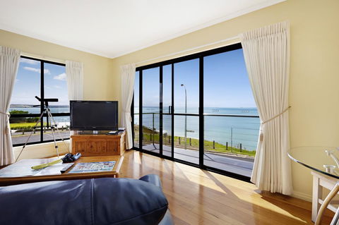 Clifftop Apartments Portland Vic - Holiday Byron Bay 5