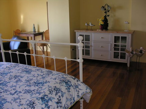 Clifftop Apartments Portland Vic - Holiday Byron Bay 9