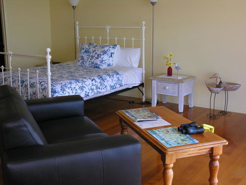 Clifftop Apartments Portland Vic - Holiday Byron Bay 13
