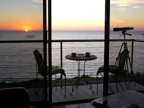 Clifftop Apartments Portland Vic - Holiday Byron Bay 0