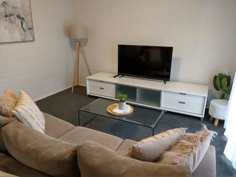 North Melbourne Retreat - Holiday Byron Bay 13