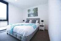 Box Hill 2 Bedroom Apt La Maison 02