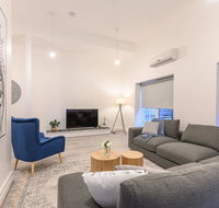 Unique 3 Bedroom Central CBD Townhouse - Holiday Byron Bay