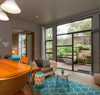 The Love Shack - romantic bungalow - Holiday Byron Bay