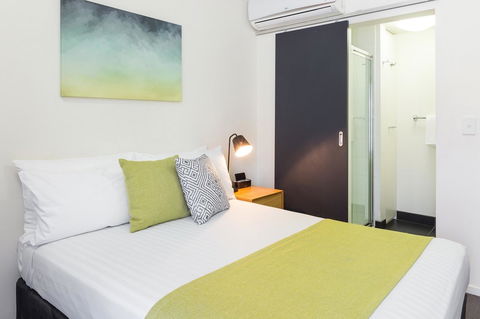 City Edge North Melbourne Apartment Hotel - Holiday Byron Bay 14