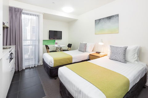 City Edge North Melbourne Apartment Hotel - Holiday Byron Bay 6