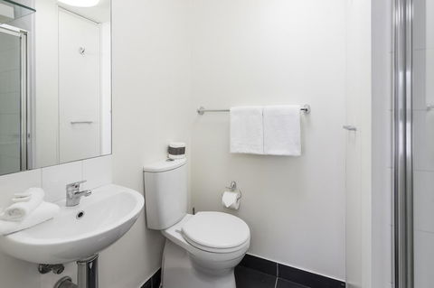 City Edge North Melbourne Apartment Hotel - Holiday Byron Bay 20