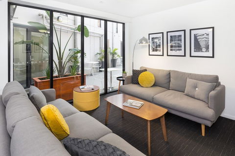 City Edge North Melbourne Apartment Hotel - Holiday Byron Bay 10